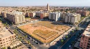 Terrain vu du ciel dans un quartier d'Agadir